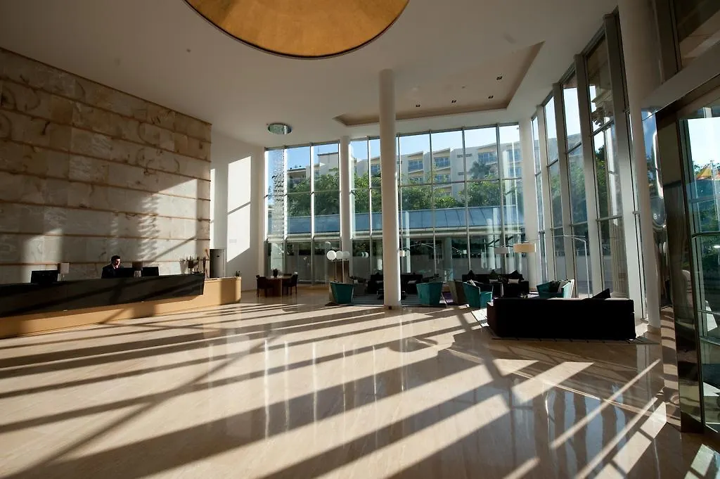 Gran Palas Hotel - Spa Incluido Ла-Пинеда